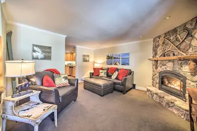 Image de 1 Block to Downtown: Cozy Condo by Mirror Lake