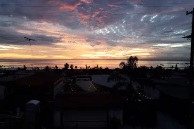 Image de Oceanview retro beach sunny sea breezes 1 bd. apt. Cardiff No taxes