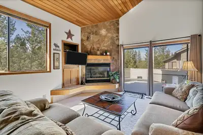 Image de 8 Crag - Cozy & Central By Fort Rock Park, Hot Tub, Pool Table, A/C, Bikes, Sharc Passes
