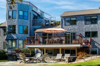 Image de Luxurious Sengekontacket Contemporary With Water Views