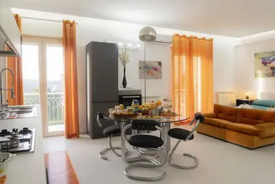 Image de Camera con Balcone, Vista Mare