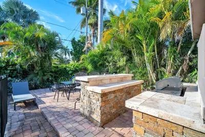 Image de Luxe and Modern Design 5br Heated Pool