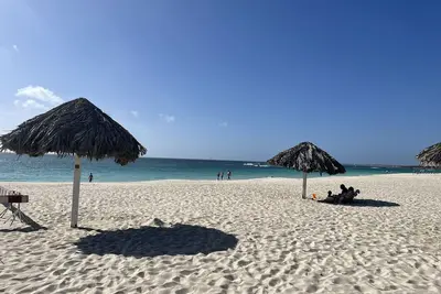Image de Luxurious Beachfront 2-Bedroom\/2 Bath Condo - Eagle Beach