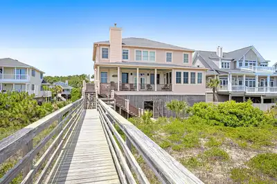 Image de Gorgeous Beachfront Home w/ Oceanfront Views, Deck, Beach Boardwalk & WiFi
