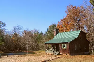 Image de Rustique Cabin at Briarcreek Farm, Downstairs Only, Sleeps 4