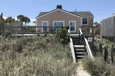 Image de Old Florida Oceanside Comfort