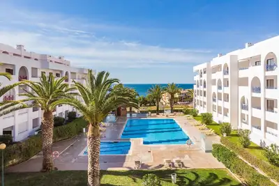 Image de Quinta das Palmeiras Pool & Beach in PĂŞra