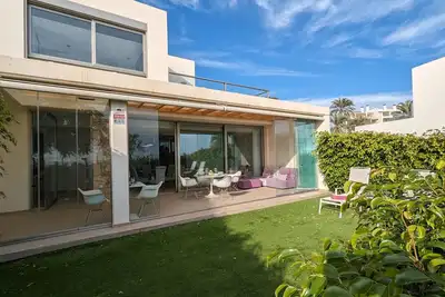 Image de Paradise beachfront luxury villa