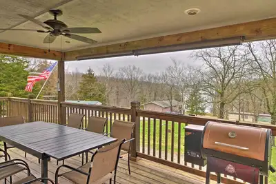 Image de Table Rock Lake House w/ Fire Pit: Steps to Water!