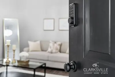 Image de Redesigned Historic Gem • Downtown Luxury by Apsu & Ft. Campbell