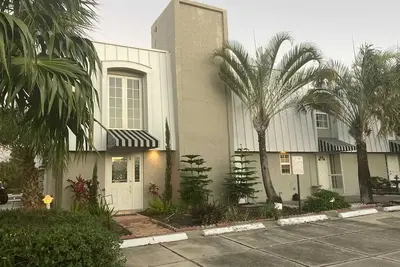 Image de Luxurious Townhouse By The Beach-7 Bed-2. 5 Bath-Sleep Up To 9 - 1400+ sqft