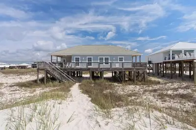 Island Sun – Gulf Front, Volleyball Pit, Updated 2021, Gorgeous beach house!