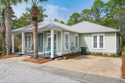 Image de 248 Beach Bike Way. . . Quiet, Relaxing 3 Bedroom Home in Seacrest Close to Nature Trail!