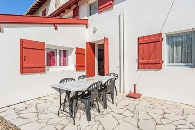 Image de Plage d'Erromardie à 300m : Maison Basque avec Terrasse, 3 Chambres et Parking