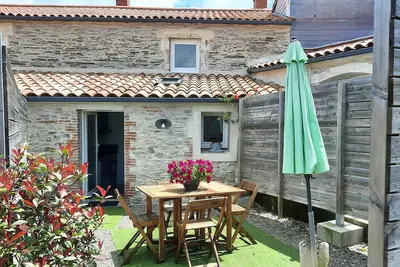 Apt 2-4 pers élégant avec accès Spa et Piscine, à 5 mn de la plage et du port