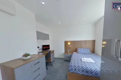 Image de Victoria House - Queen Studio by CovStays