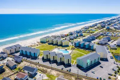 Image de Oceanview Surf Condo 517 with Pool & Beach Access