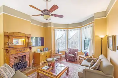 Image de Ideal For Large Families, Parking & Yard, Near Forsyth by Lucky Savannah