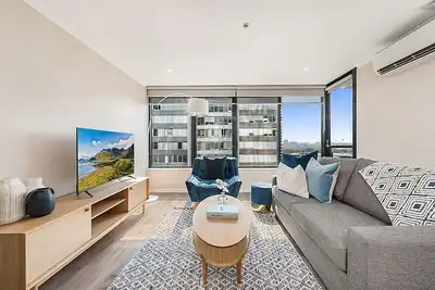 Image de Stylish Arts Precinct Unit with Fabulous Views