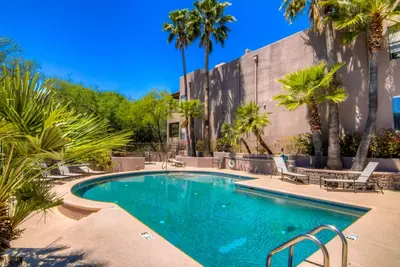 Image de Serene 2br Sonoran Oasis with Mountain Views, Pool, & Trail Access