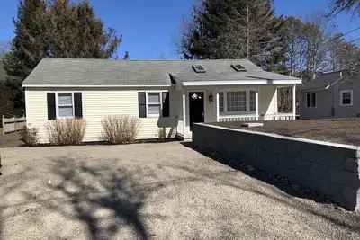 Image de South Yarmouth- 3 Br Entire House walking distance to the Beach