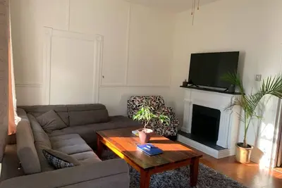 Image de Updated Victorian suite with detached \"Game room\"