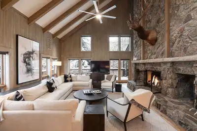 Image de Newly Renovated! Expansive 8, 800 Sf Luxury Home + Walkable to Beaver Creek Villa