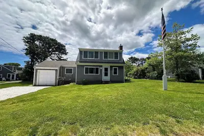 3 bed 3/10 mi to Mill Pond and Nauset Inlet