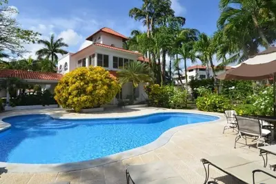 6bd 6bth luxury party villa in central Sosua, guest-friendly, near everything!