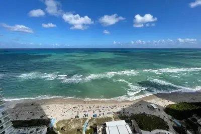 Image de Great Beach Condo@Hyde Ocean Front