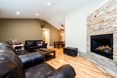 Image de Spacious house with amazing back yard 10 min from the beach