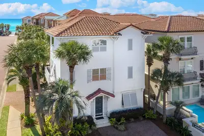 Image de Last Call - Destiny by the Sea, Heated Community Pool, Hot Tub, Private Beach!