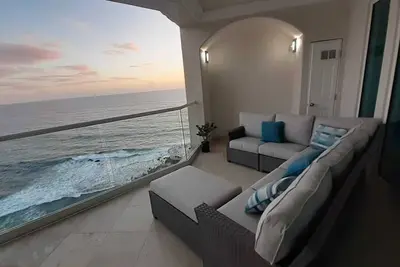 Image de Spectacular Oceanfront Sunset View Condo at Olas in Rosarito w Pools & Jacuzzis.