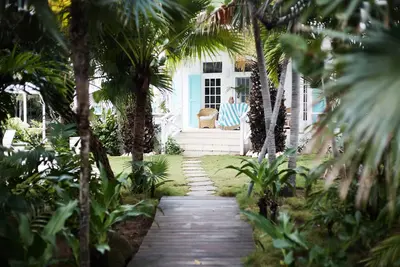 Image de Sea Star – Private, Staffed, Luxury Jungle Compound – 10 Steps From The Beach