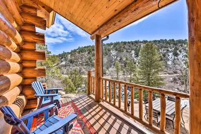 Image de Riverfront Retreat w/ Hot Tub: Fish & Hike!