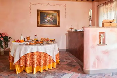 Image de Confortable appartement avec Wifi, piscine, Tv, balcon et parking, près de Spolète