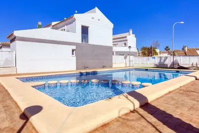 Image de Appartement dans une maison de vacances avec climatisation, Wifi, piscine, Tv, terrasse, parking