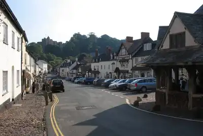Image de In the centre of the historic village of Dunster