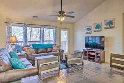Image de Walk-In Branson West Condo w/ Balcony, Pool Access