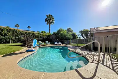 Image de Sunny vacation home w\/ private pool