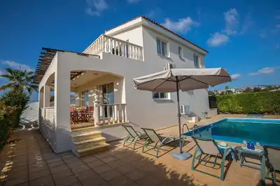 Image de Villa de luxe à Paphos | Villa Ceres | 3 chambres | Superbe vue sur la mer | Près de la plage