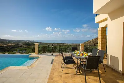 Image de Magnificent Coral Bay Villa | Villa Azure Cove | 3 Bedrooms | Great Sea Views | Well-Furnished