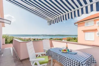 Image de Appartement de vacances Klimno pour 1 - 4 personnes avec 1 chambre à coucher - Maison jumelée