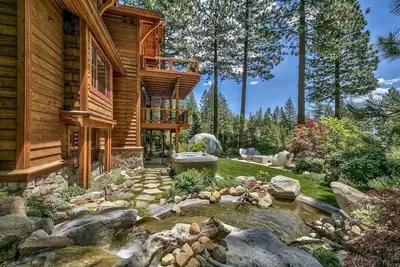 Image de A Touch Of Tuscany In a Lake Tahoe Estate