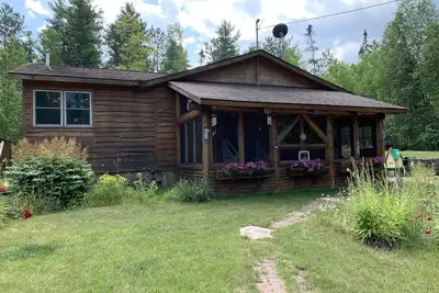 Image de Cedar + Pine Cabin - Your base camp for exploring the Central Up