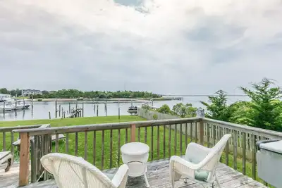 Image de Hampton Bays Waterfront House