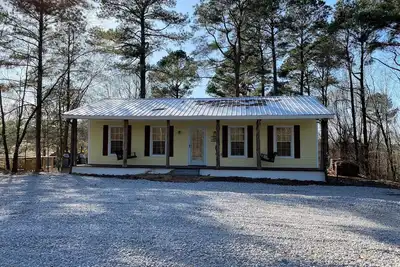 Image de Rustic Cabin near Sardis Lake Boat Ramp