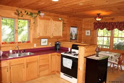 Image de Newly Renovated Indian Lake Cabin, Just Steps to Indian Lake!