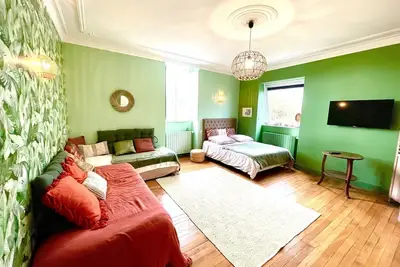 Image de Large 4* apartment for 6 people in the center of Chartres
