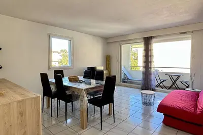 Image de Appartement en centre-ville avec balcon, garage et animaux admis - Collioure